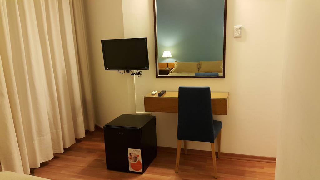 Hotel Avenida Буенос Айрес Екстериор снимка